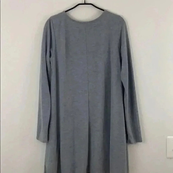 Alya dress size large - Picture 3 of 4